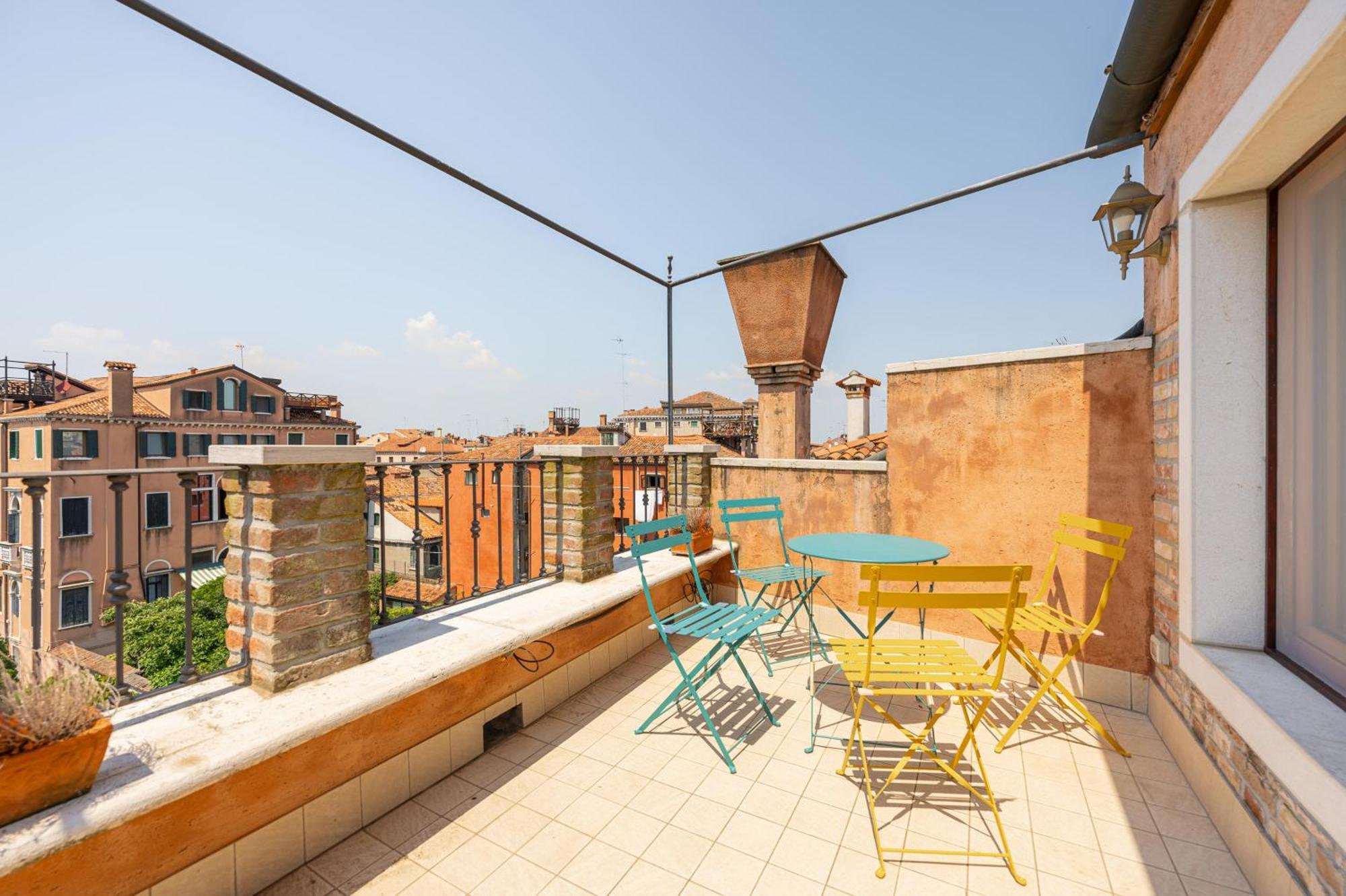 Luxury Penthouse With Terrace Apartment Венеция Екстериор снимка